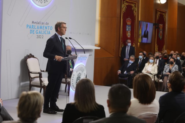 Valedor do Pobo, Consello de Contas e Consello da Cultura Galega reciben as medallas do Parlamento de Galicia 2022